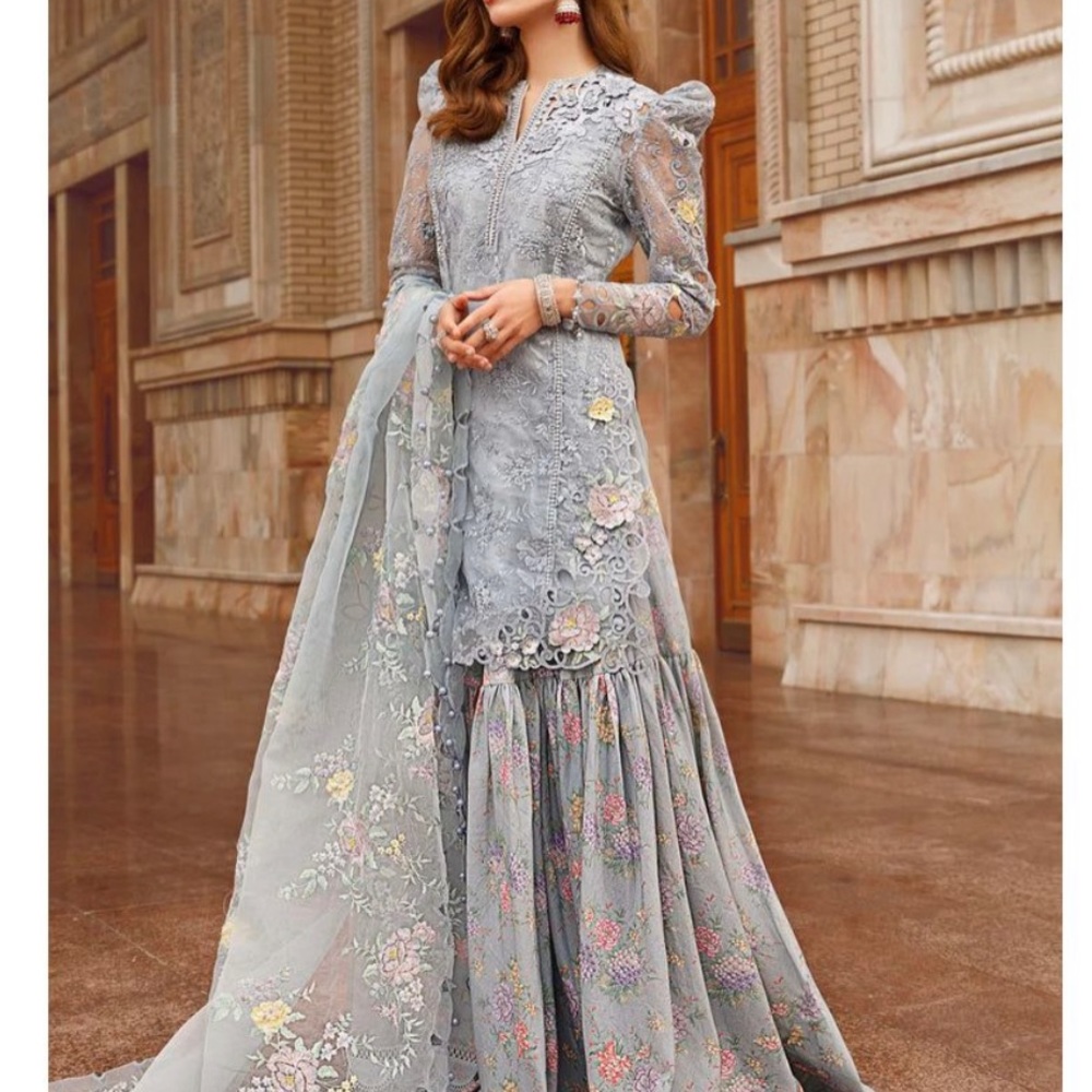 Pakistani brand new 3 piece full embroidered Maria b luxury organza dress size L